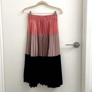 Club Monaco Color Block Pleated Skirt — Size XS